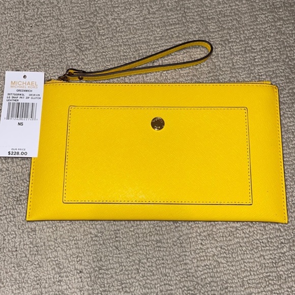Michael Kors Greenwich Leather Clutch - Picture 11 of 11